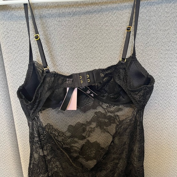 Victoria’s Secret NWT size medium lingerie cami - Picture 8 of 11